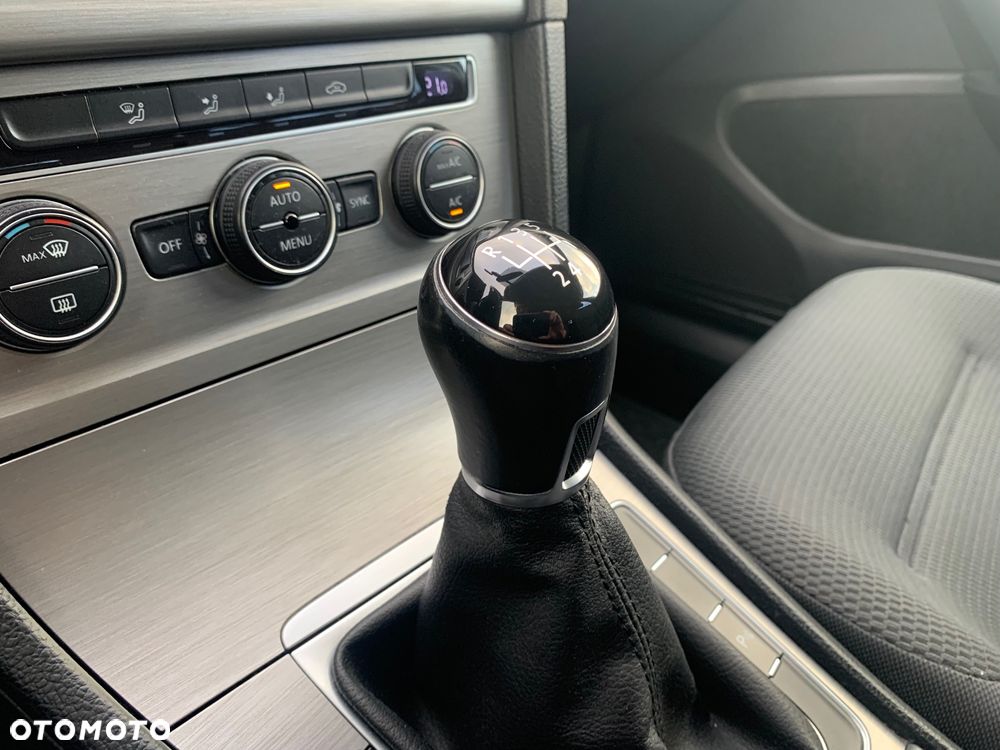 Volkswagen Golf 1.6 TDI BMT Comfortline - 7