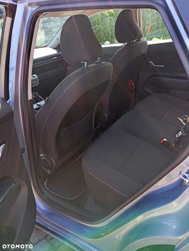 Hyundai Kona - 8