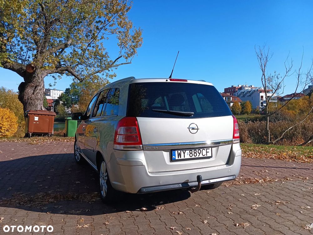 Opel Zafira 1.8 Cosmo - 4