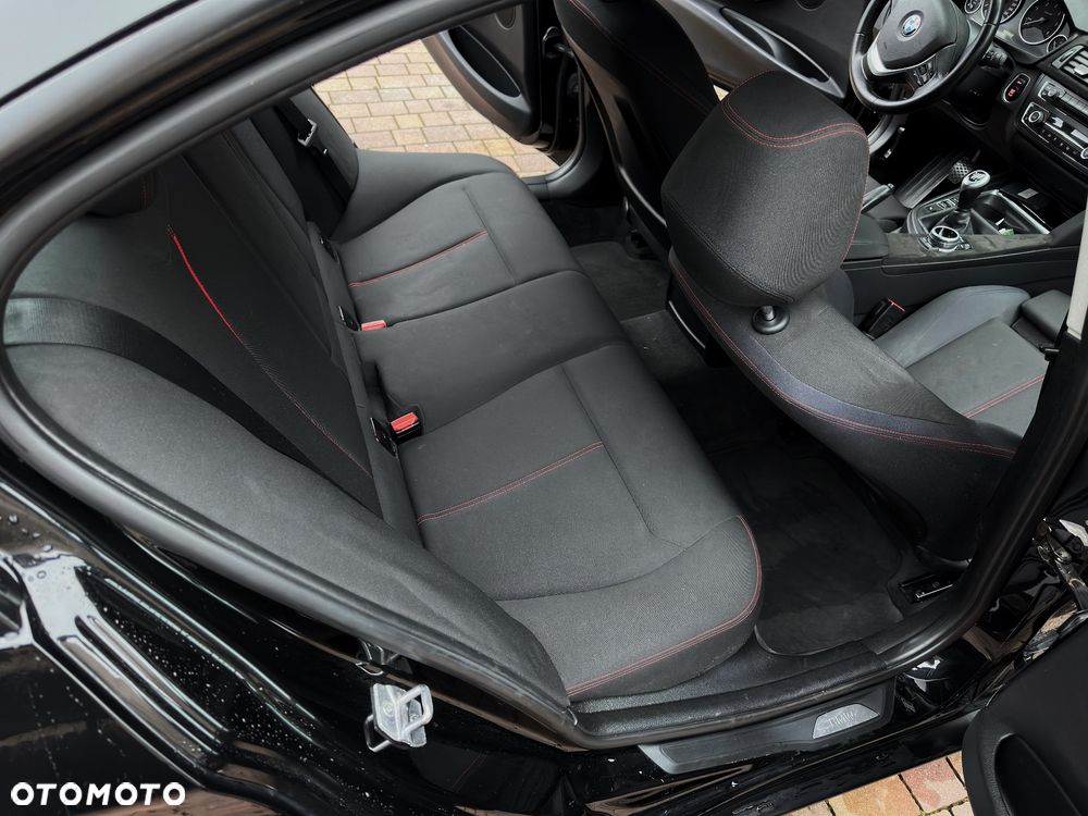 BMW Seria 3 320d DPF Edition Sport - 15