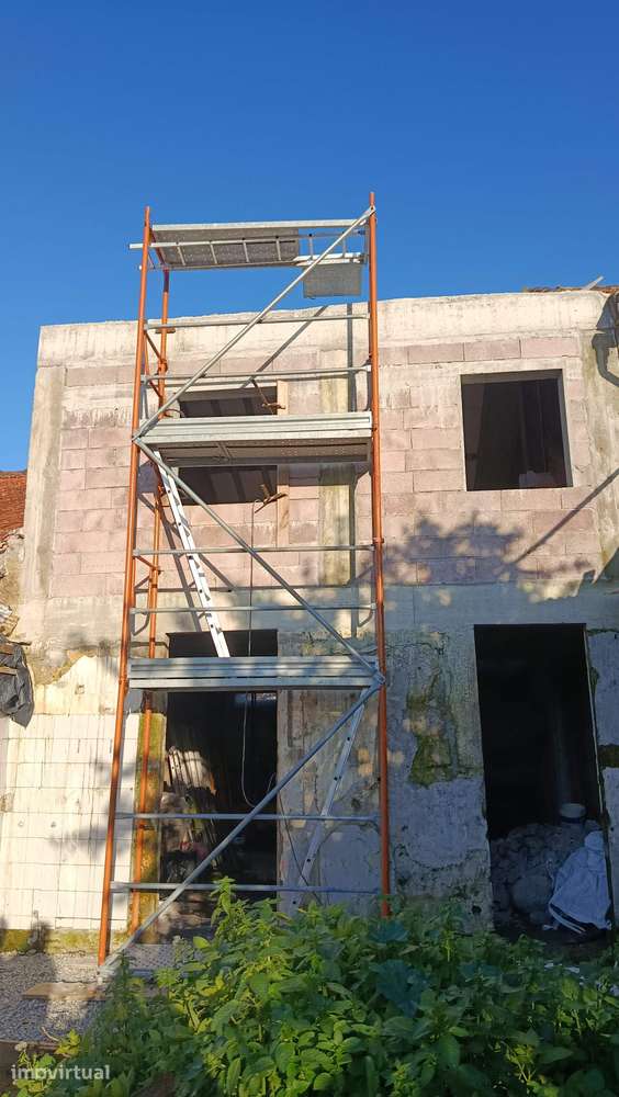 Moradia renovada com jardim, junto ao MODU Corujeira - Grande imagem: 5/8