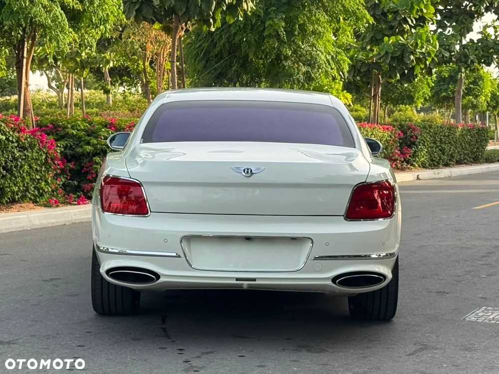 Bentley Flying Spur - 3