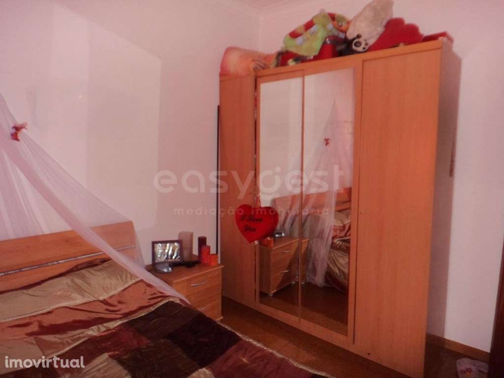 Apartamento T2 em Odivelas - Junto ao Metro - Grande imagem: 2/10