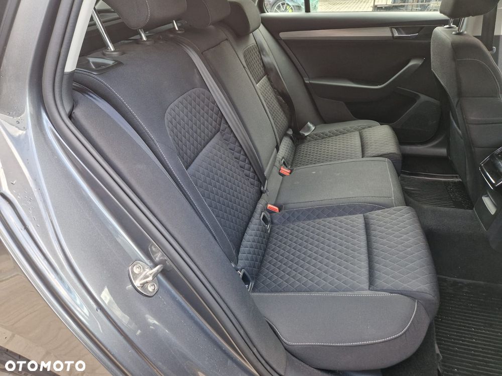 Skoda Superb 2.0 TSI Ambition DSG - 18