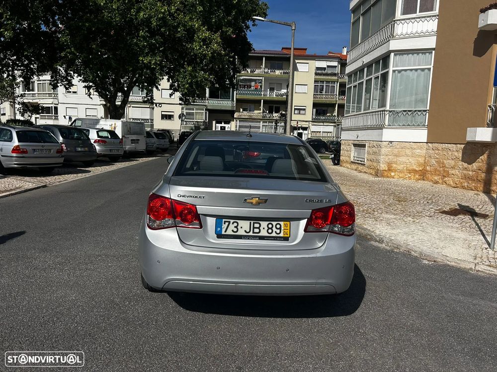 Chevrolet Cruze 1.6 LS - 5