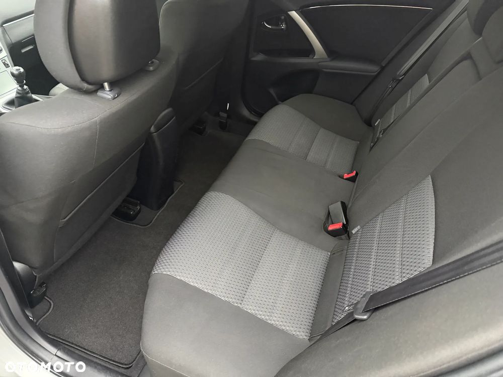 Toyota Avensis Touring Sports 1.8 Business Edition - 13