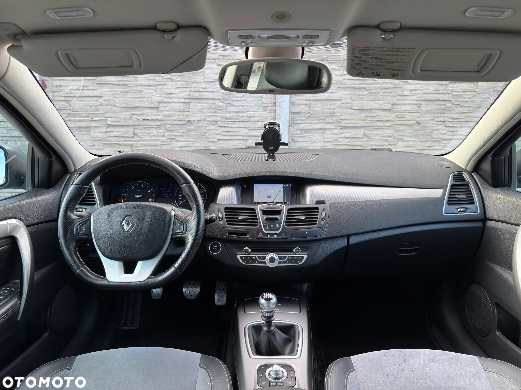Renault Laguna 2.0 dCi Initiale ESM - 23
