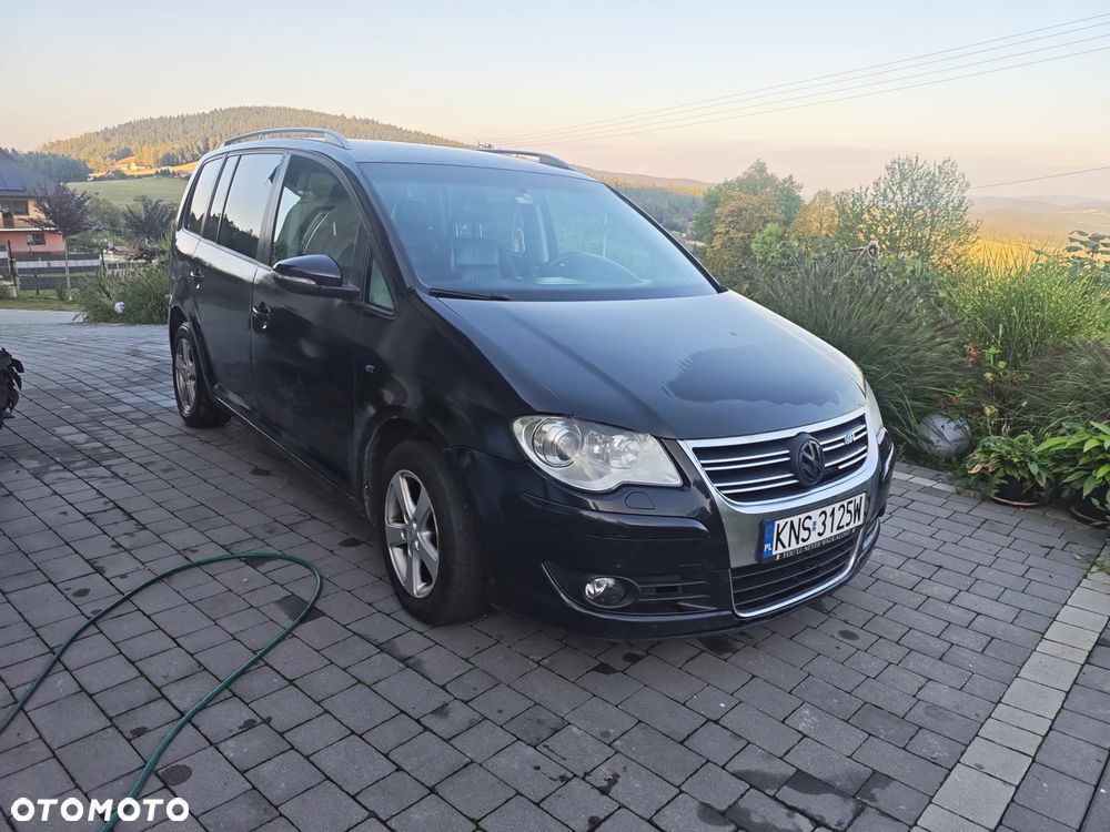 Volkswagen Touran 1.9 TDI DPF Highline DSG - 1