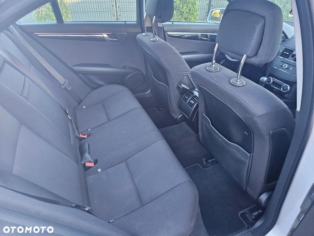 Mercedes-Benz Klasa C 180 Kompressor BlueEFFICIENCY - 15