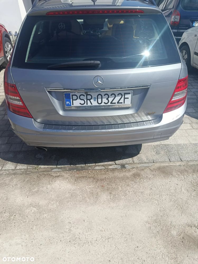 Mercedes-Benz Klasa C 220 CDI Edition - 4