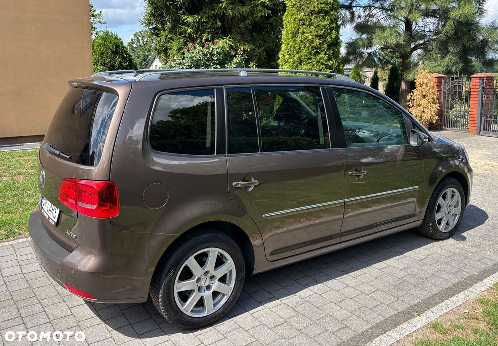 Volkswagen Touran 2.0 TDI DPF BlueMotion Technology Comfortline - 23