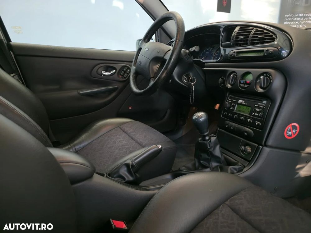 Ford Mondeo - 7