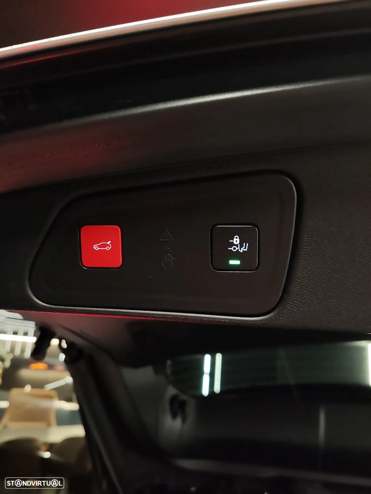 Peugeot 3008 1.6 Hybrid GT e-EAT8 - 23