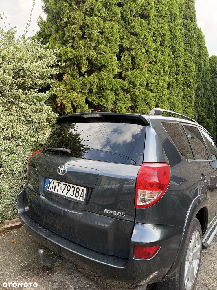 Toyota RAV4 - 6
