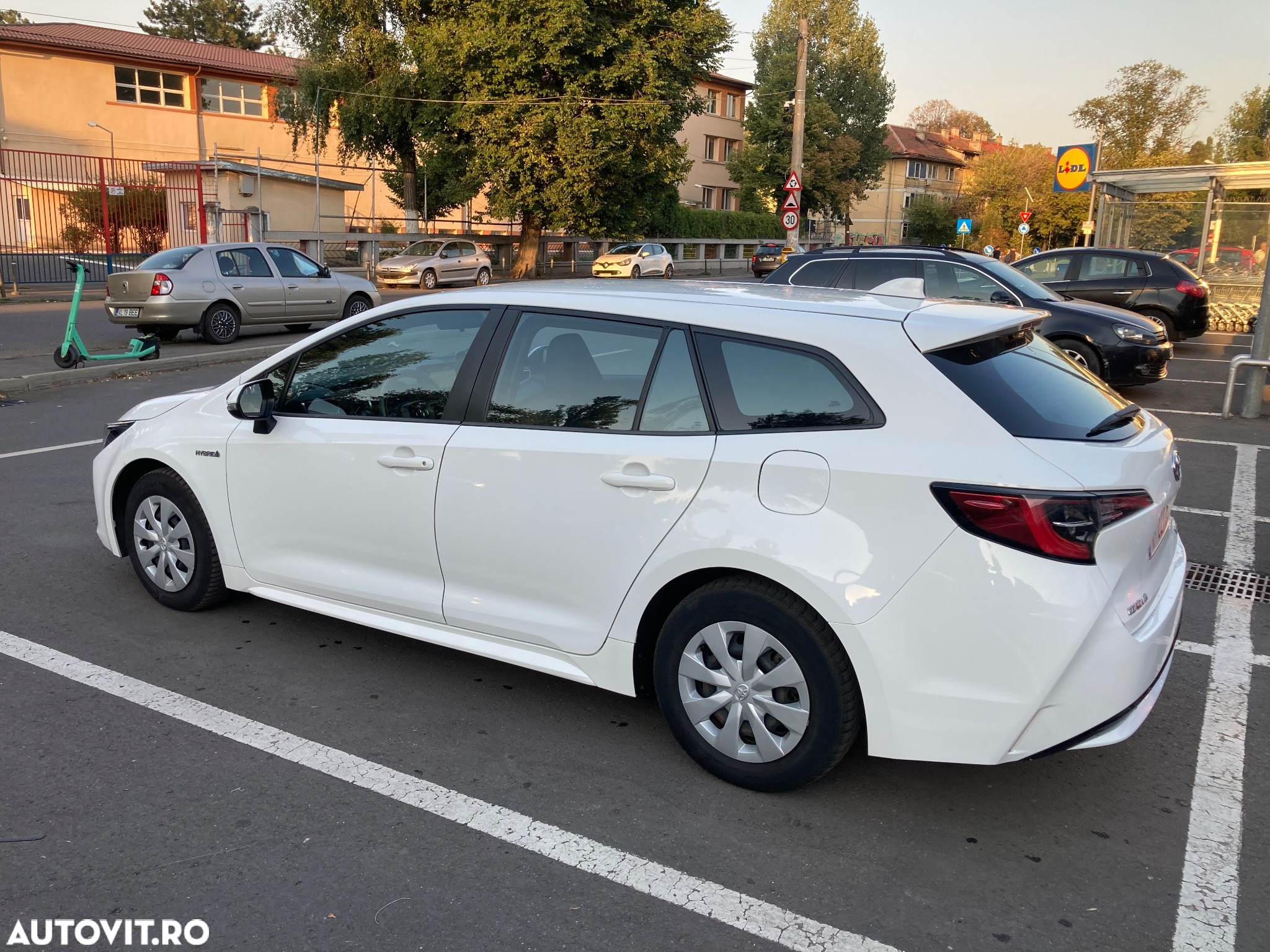 Toyota Corolla 1.8 HSD Business - 7