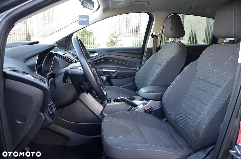 Ford Kuga 2.0 TDCi 2x4 Titanium - 9