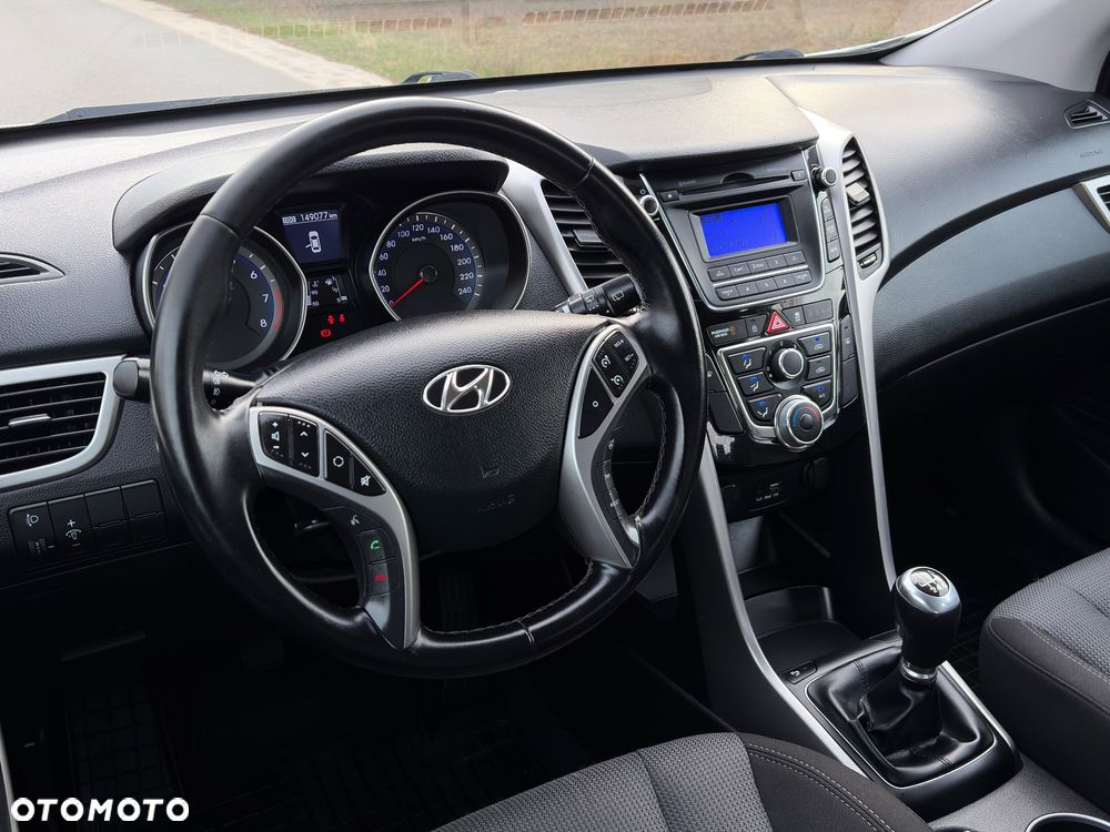 Hyundai i30 blue 1.4 Style - 24