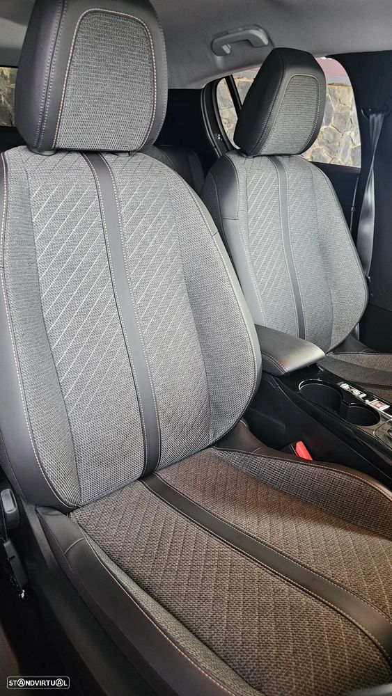 Peugeot 208 1.2 Hybrid Allure e-DCS6 - 27