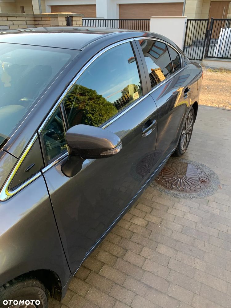 Toyota Avensis 1.8 Premium - 10