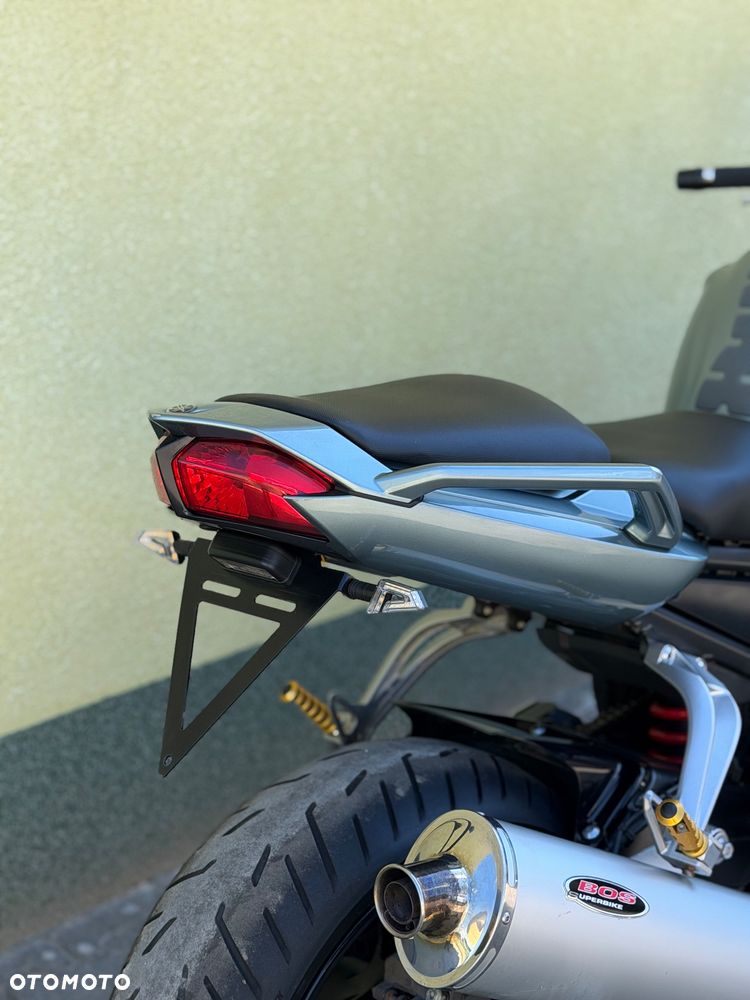 Yamaha FZ - 11