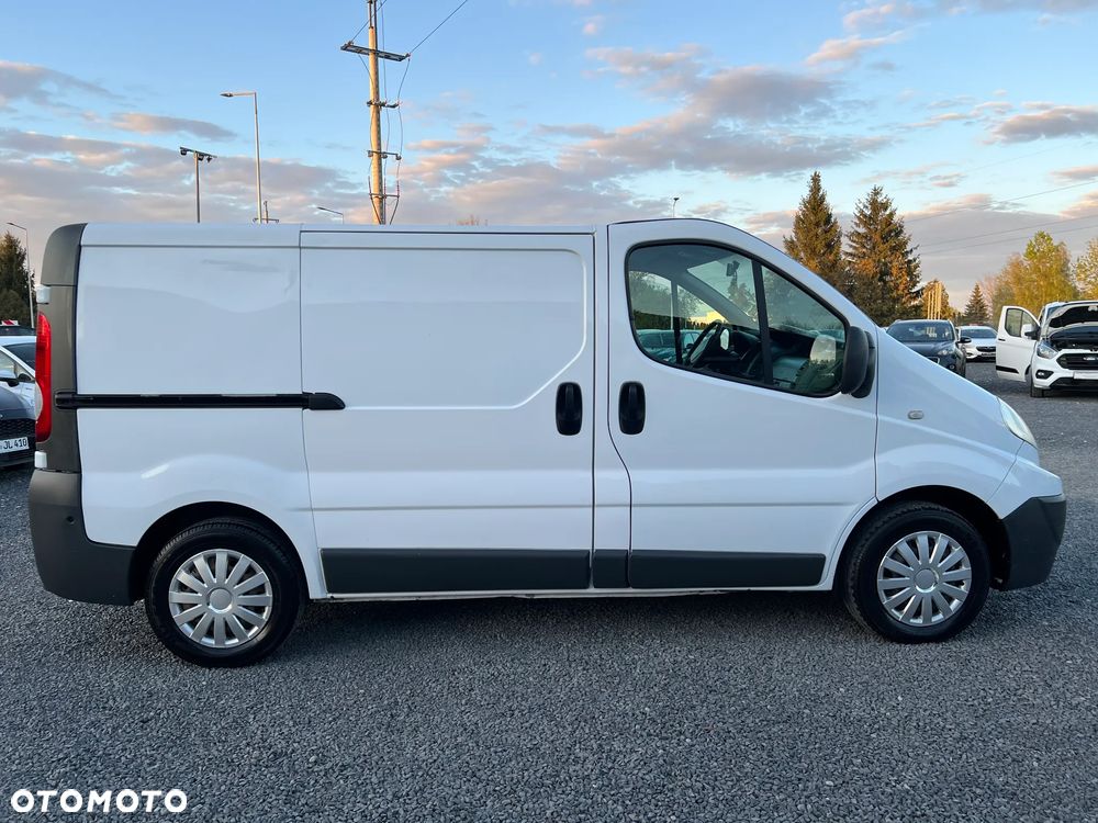 Renault TRAFIC - 10
