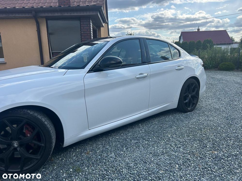 Alfa Romeo Giulia 2.0 Turbo 16V AT8 Veloce Ti - 4