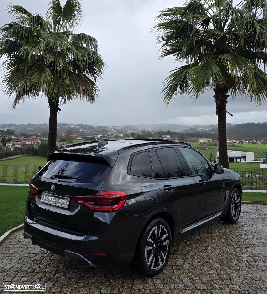 BMW iX3 Inspiring - 12