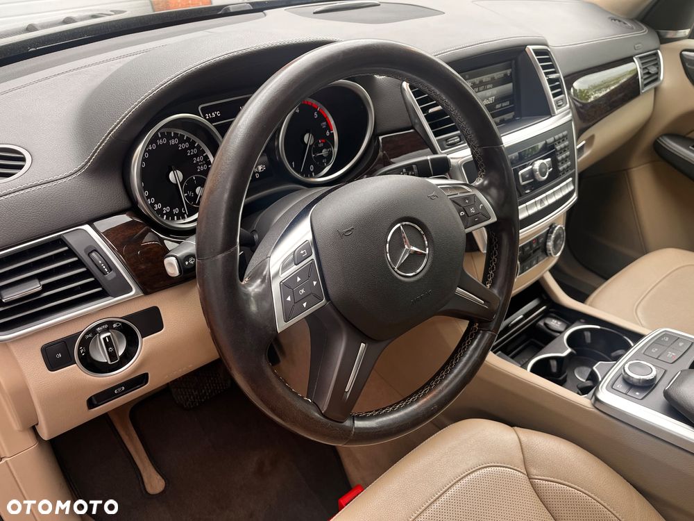 Mercedes-Benz GL - 28