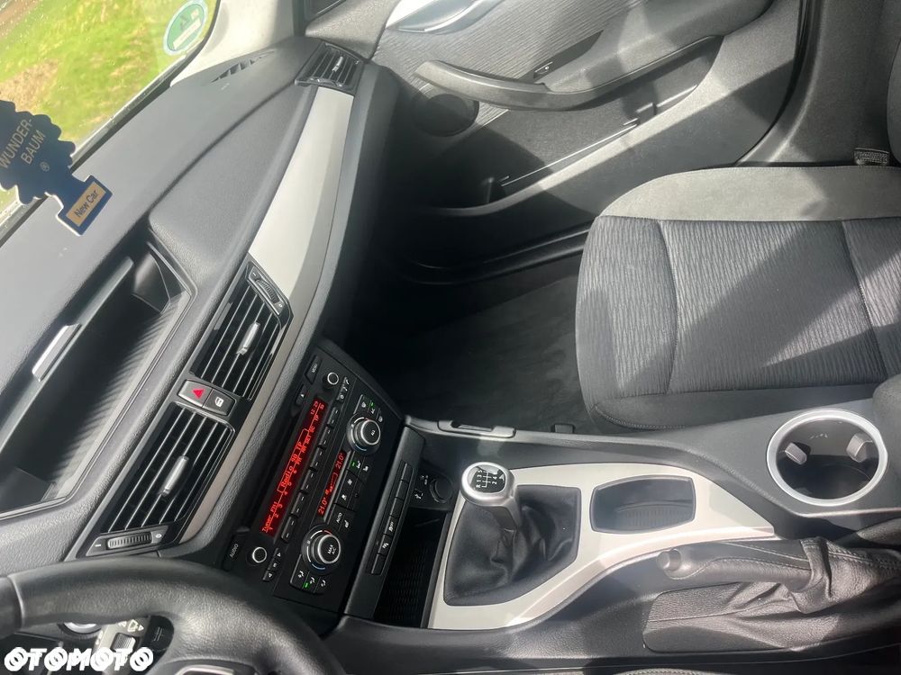 BMW X1 sDrive18i xLine - 10