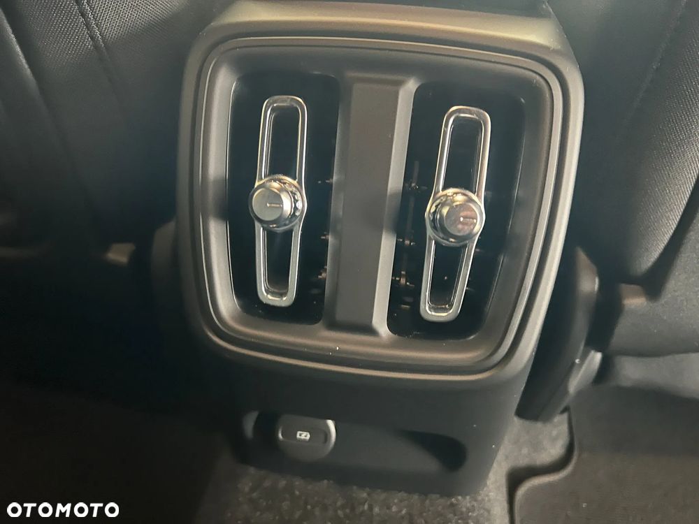 Volvo XC 40 Twin Recharge Plus - 27