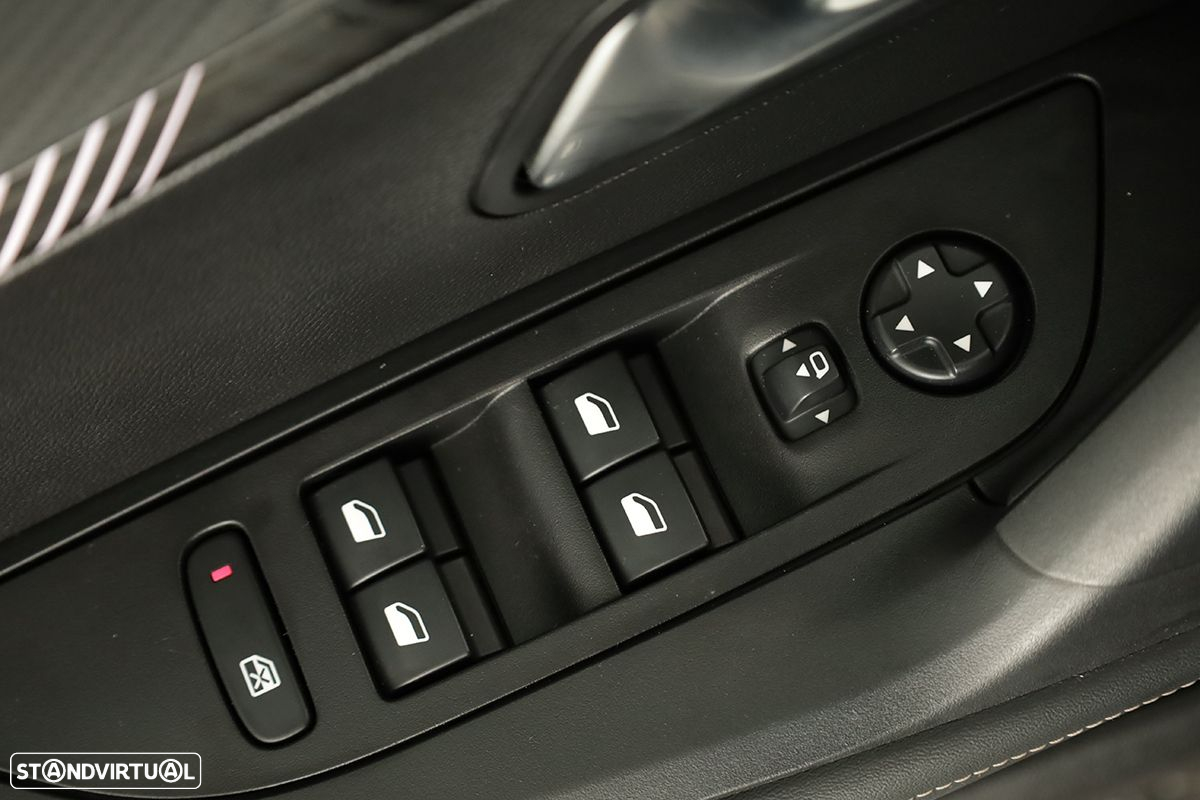 Peugeot 2008 1.2 PureTech Allure EAT8 - 22