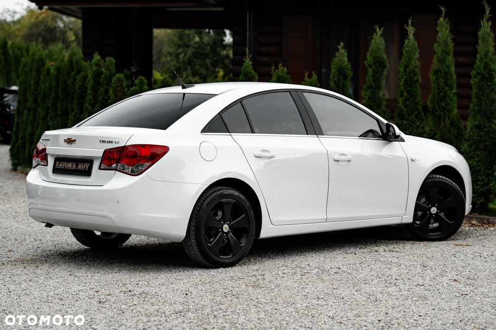 Chevrolet Cruze 1.8 LS - 11