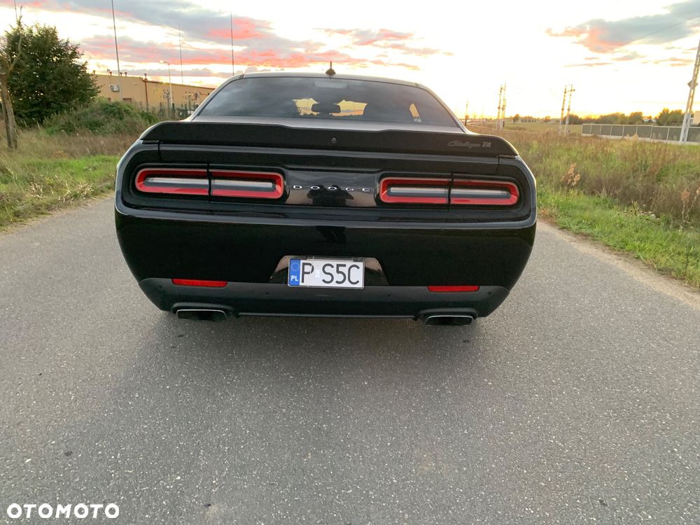 Dodge Challenger - 18