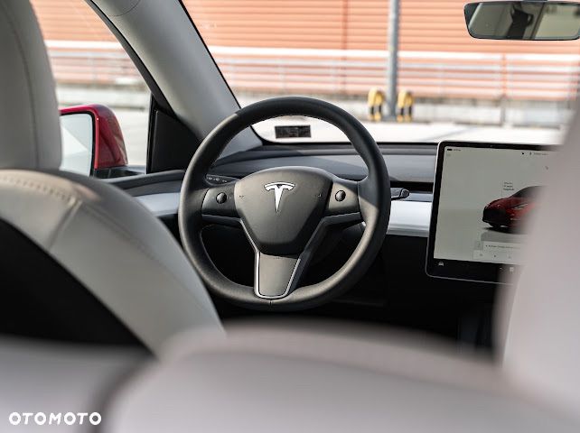 Tesla Y Model Long Range Dual Motor AWD - 34