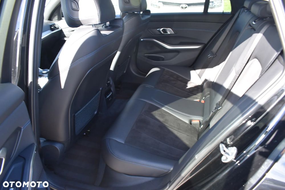 BMW Seria 3 320d xDrive MHEV M Sport sport - 11