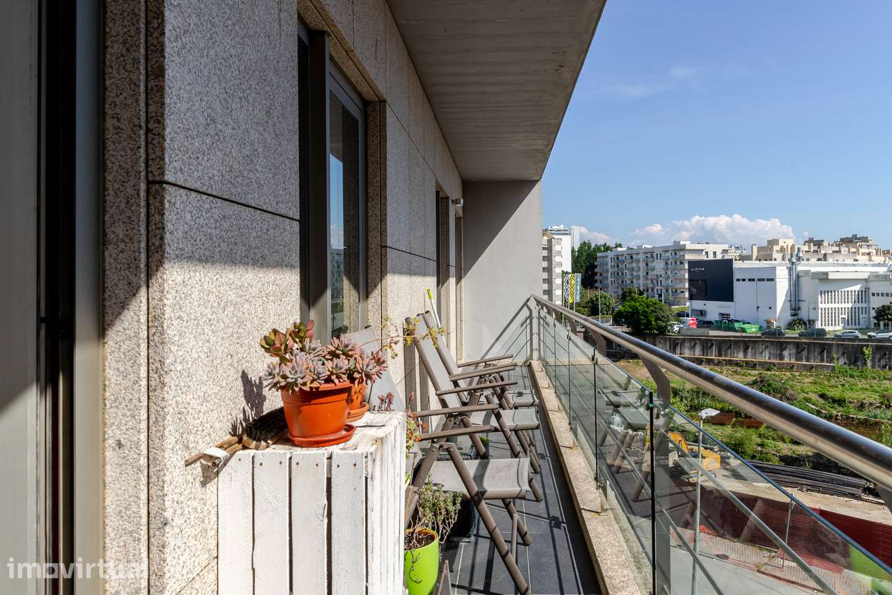 Apartamento T4 em localização privilegiada - Grande imagem: 4/14