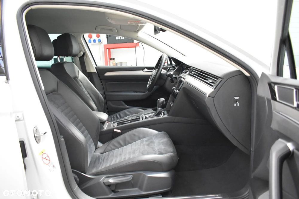 Volkswagen Passat Variant 2.0 TDI DSG (BlueMotion Technology) Highline - 26