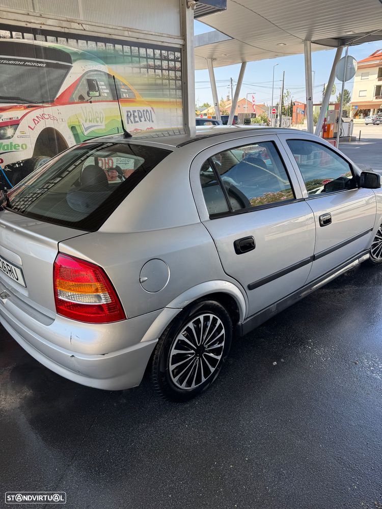 Opel Astra 1.7 DTi Club — fotografia 2