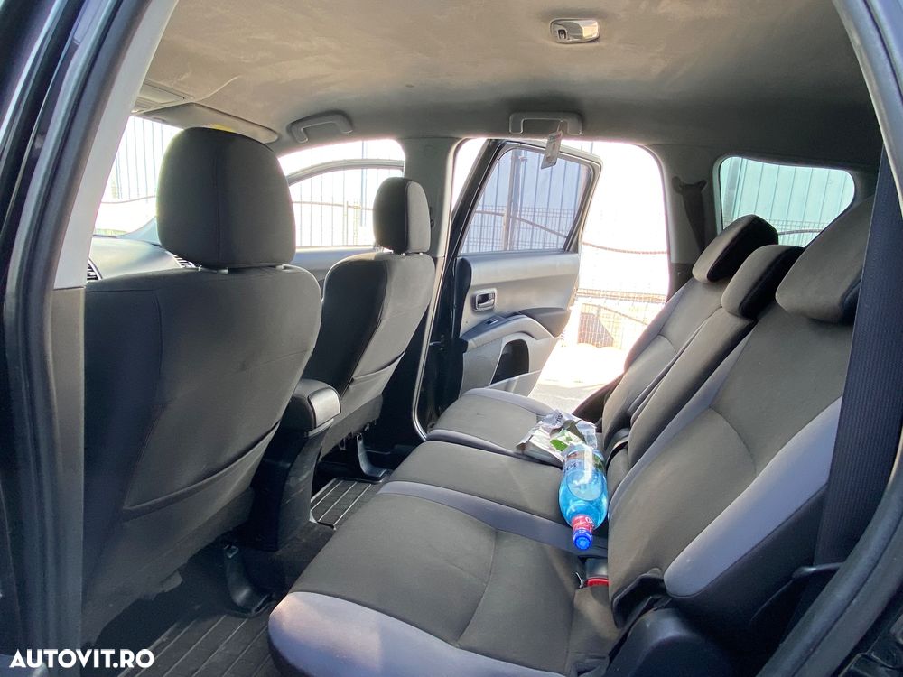 Mitsubishi Outlander - 18