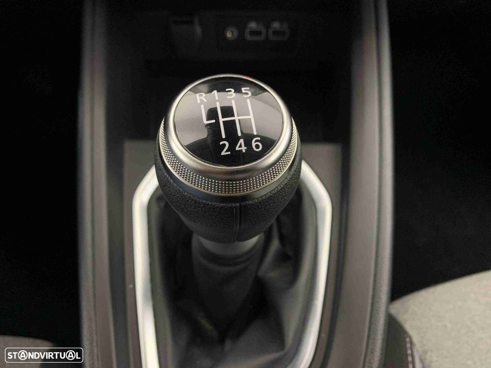 Mitsubishi Colt 1.0 MPI-T Invite - 11