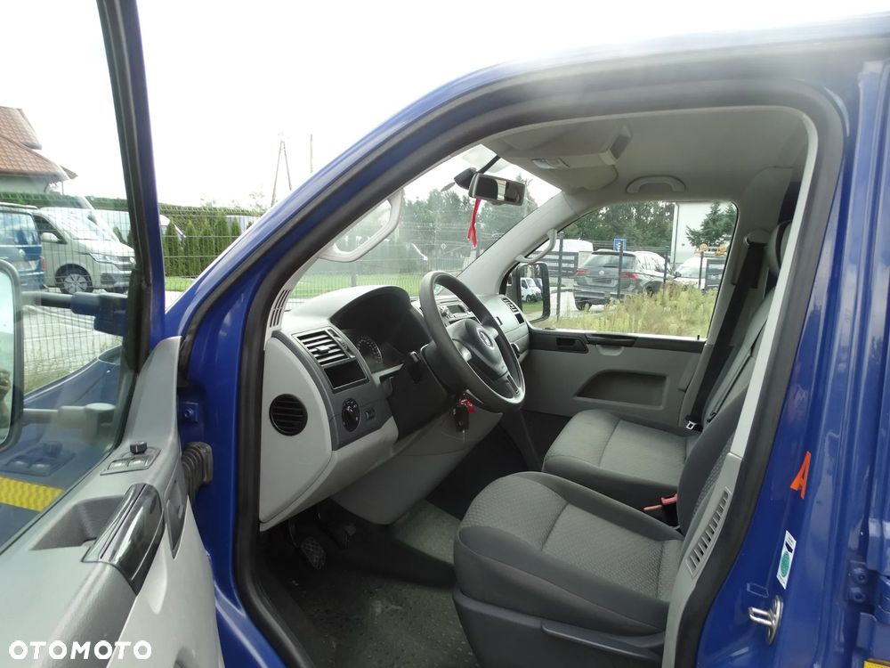 Volkswagen Transporter - 9