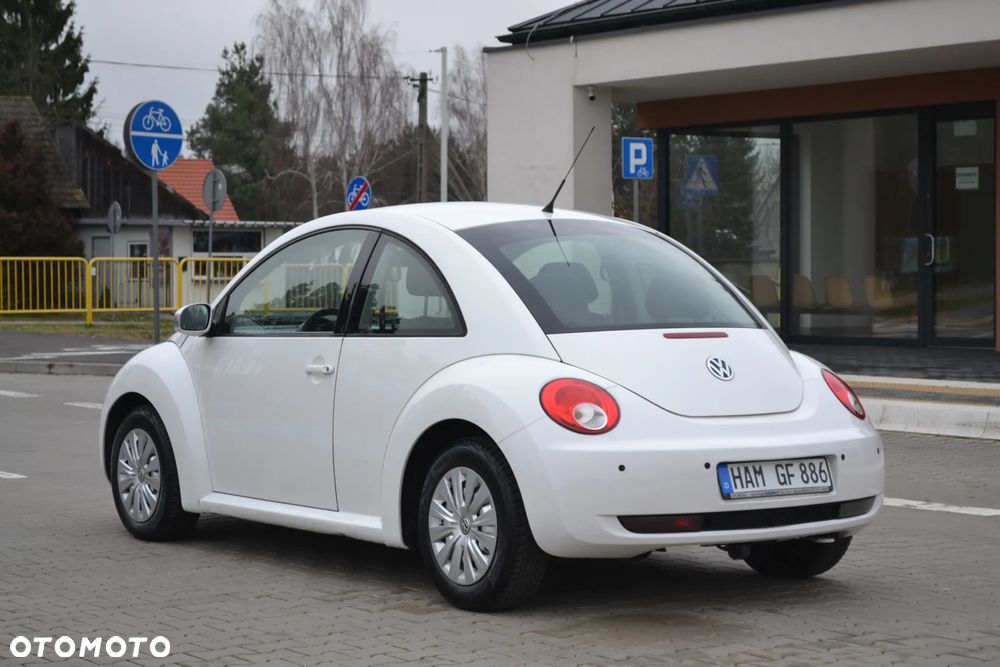 Volkswagen New Beetle - 16