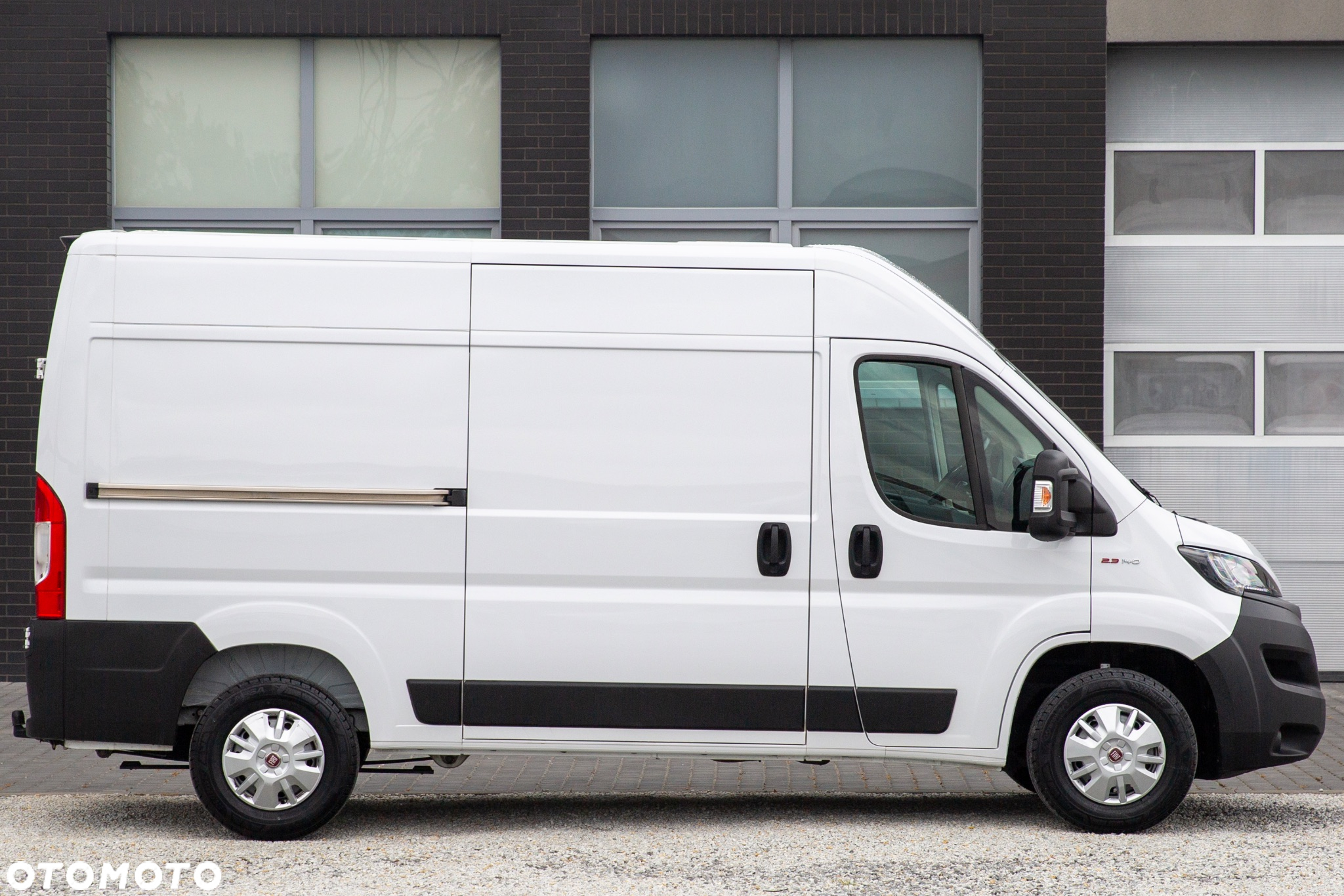 Fiat Ducato 2.3 L2H2 *ŚREDNI* Professional - 3