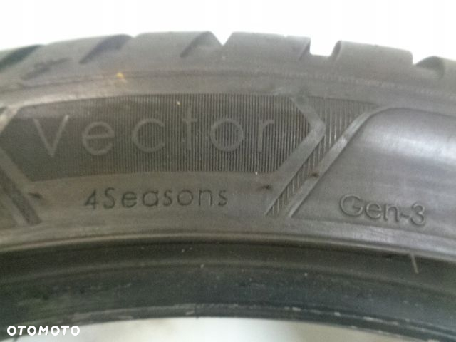 GOODYEAR VECTOR 4 SEASONS GEN-3 225/40R18 92Y - 9