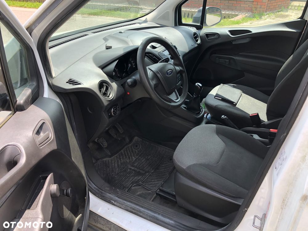 Ford Transit Courier - 8