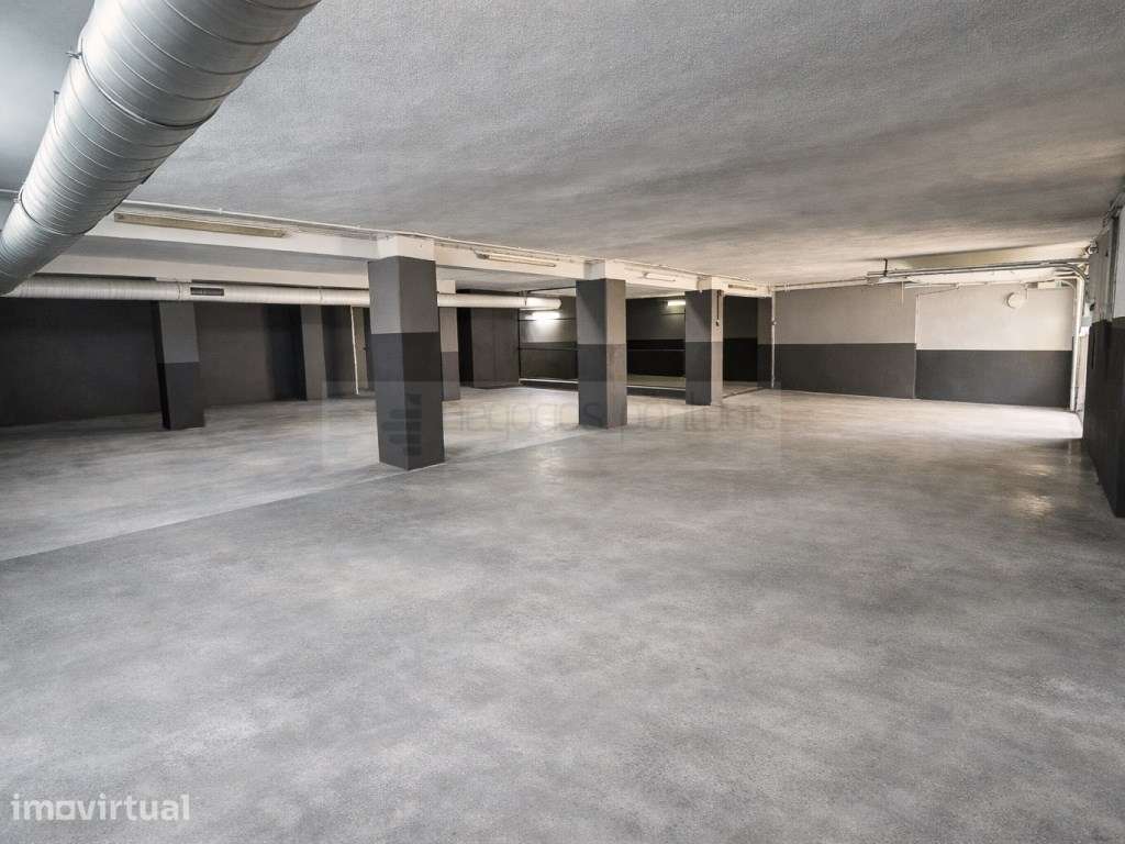 Armazém ou garagem no centro da cidade - Grande imagem: 2/14