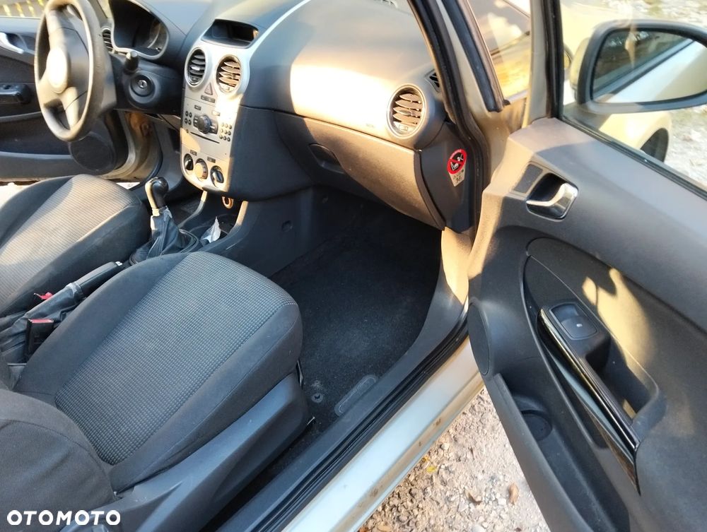 Opel Corsa - 8