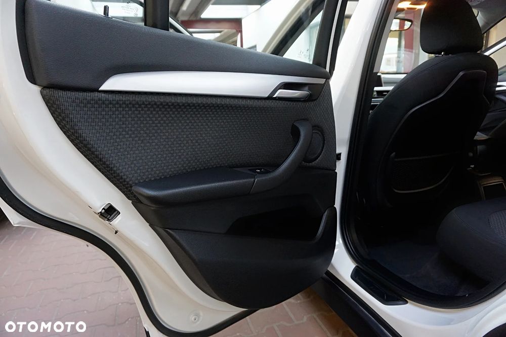BMW X1 sDrive18i GPF - 27