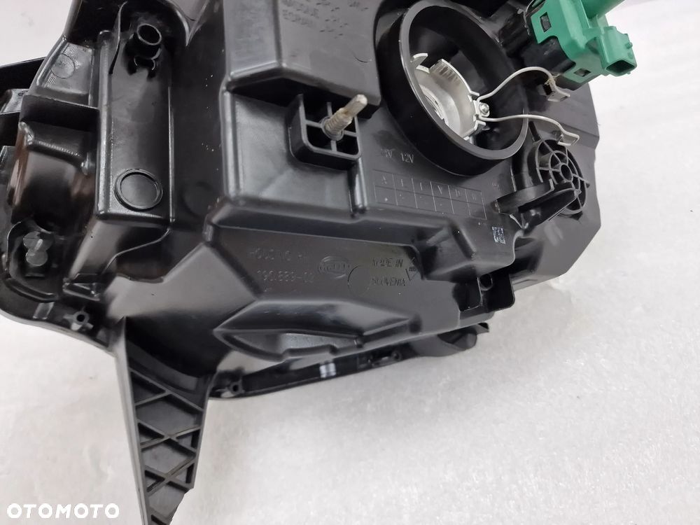 RENAULT TWINGO 3 III 14- PRAWA LAMPA PRZEDNIA PRZÓD , NR 260105419R , NR AUKCJI LA202 - 17