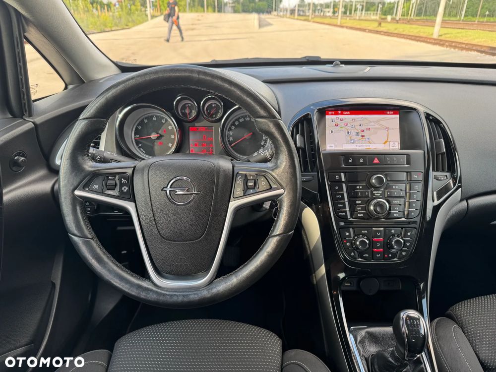 Opel Astra 1.4 Turbo Exklusiv - 5